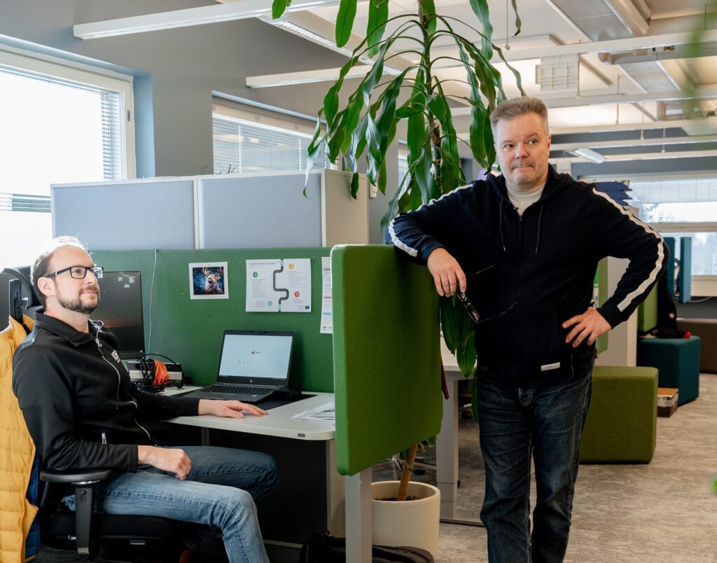 Sven Langbein ja Antti Oravuo KEHYn toimistolla.